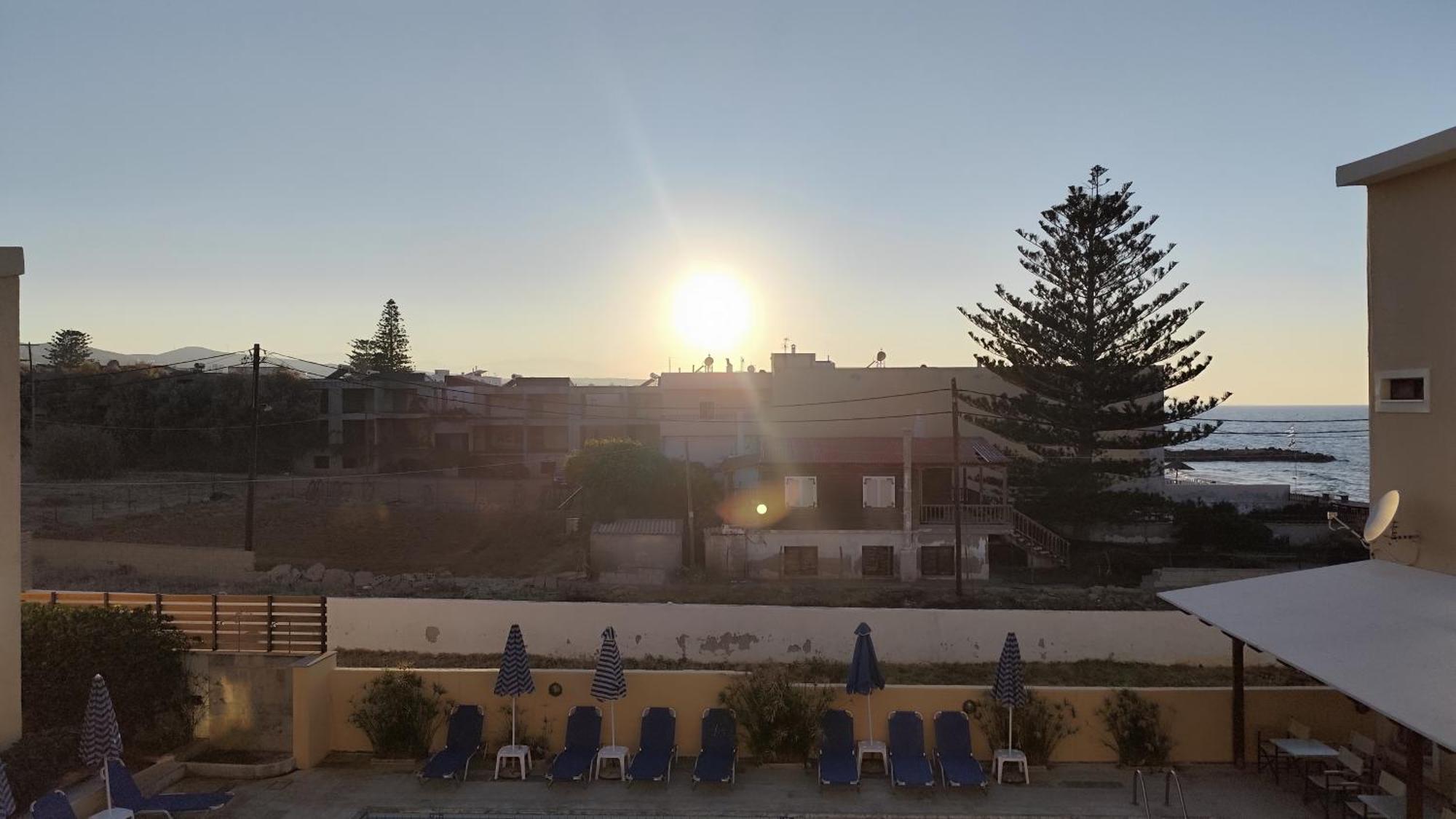 Niros Beachfront Aparthotel Kokkini Hani 外观 照片