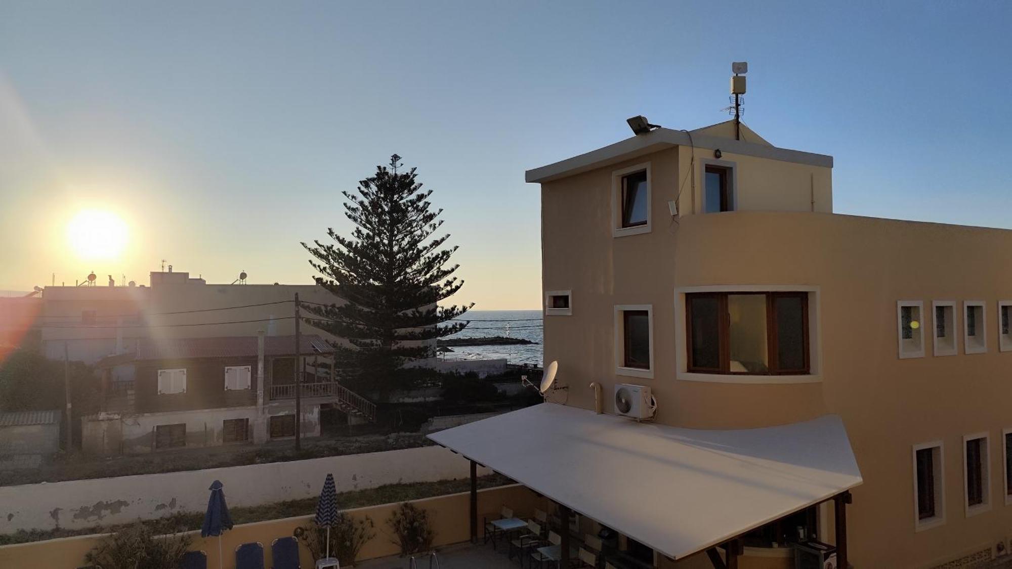 Niros Beachfront Aparthotel Kokkini Hani 外观 照片